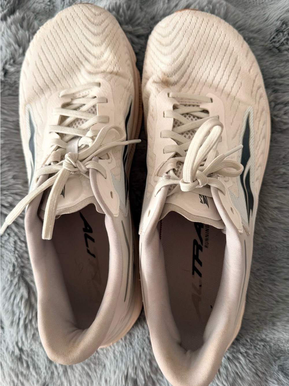 Altra Men’s Cream Running Sneakers - Lightweight Comfort